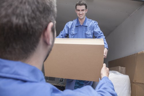 Man and van moving support in Richmond upon Thames residential area
